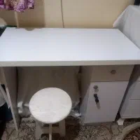 میز تحریر سفید و شیک