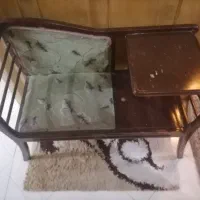 مبل و میز تلفن قدیمی