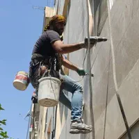 پیچ رولپلاک‌نما و شستشوی نما با طناب بدون داربست|خدمات پیشه و مهارت|ورامین, ورامین|دیوار