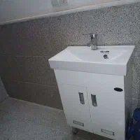 روشویی کمددار و شیر سالم