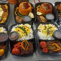 آشپز تمام وقت و کمکی برای شیفت شب