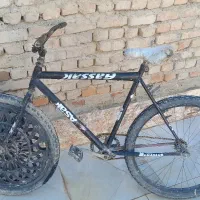 دوچرخه|دوچرخه، اسکیت، اسکوتر|خاش, |دیوار