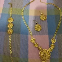 سرویس گردنبند و گوشواره و دستبند