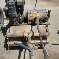 یک عدد قلطک غلطک غلتک بوماک ویک عدد موتور کمپکتور