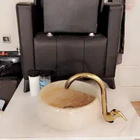 به علت جمع کردن وسایل ها نو هستن|آرایشگاه و سالنهای زیبایی|بم, |دیوار