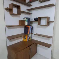 کتابخانه و شلف گوشه‌ای MDF شیک و تمیز