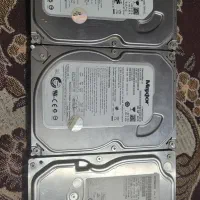 تعدادی هاردو کیبورد وپاوروکابل شبکه ورم ریدرو فن