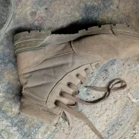 کفش کونوردی|کیف، کفش، کمربند|شیراز, دست خضر|دیوار