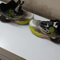 یک جفت کتونی بچه گانه خارجی نو