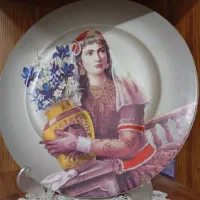 دیوار کوب دختر عشایری