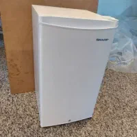 یخچال فریزر ۵ فوت شارپ یک هفته کار کرده