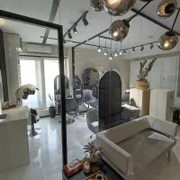 ۹۰ متر فلت/فول امکانات /سند اداری /بر اصلی نیاوران