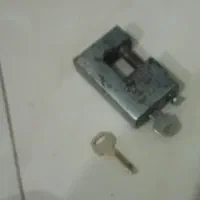 تسمه باربند وانت نو  ویکدستگاه برق وقفل کارکرده|قطعات یدکی و لوازم جانبی|مشهد, ایثارگران|دیوار