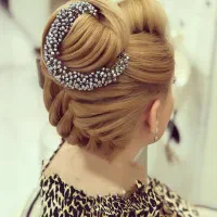 میکاپ 300 ت و شنیون 300 تومن با 8 سال سابقه کار|خدمات آرایشگری و زیبایی|ارومیه, |دیوار