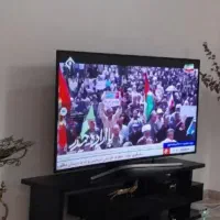 میزتلویزیون هایگلاس ترک درحدکاملانو