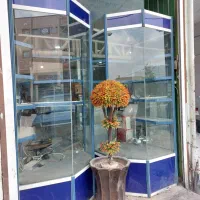 ویترین آلومینیومی نو بدون ایراد|بوفه، ویترین، کنسول|کازرون, |دیوار