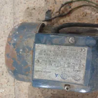 دوعدد پمپ آب  یک  اسب