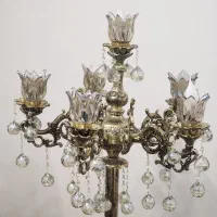 اباژور یا لوستر کنار سالنی