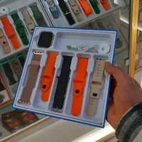 ساعت هوشمند به همراه ۵ عدد بند