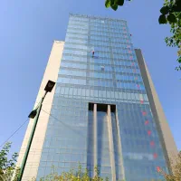 پیچ و رولپلاک، شستشوی نما کار در ارتفاع