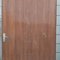 درب اتاق همراه با چهارچوب