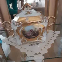 آجیل خوری یا شکلات خوری لیلی ومجنون