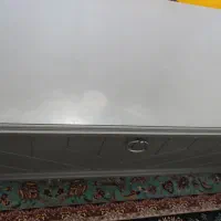 سلام میز بزرگ و جادار