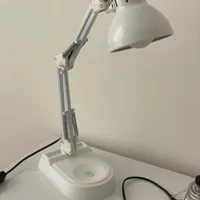 چراغ مطالعه سفید نو