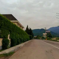 متل قو (شهرک دهکده شیرین) ۱۰۰۰ متر زمین بنا قدیمی