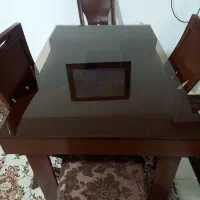 میز ناهارخوری و کمد