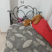 تخت و آینه