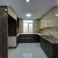 ۷۰ متری ۲ خوابه طبقه ۳ تخلیه کد 802