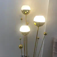 کنار سالنی|چراغ خواب و آباژور|تهران, نیروی هوایی (پیروزی)|دیوار