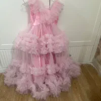 پیراهن پرنسسی  مناسب ۶تا۹سال تقریبا پشت بند داره