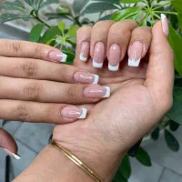 خدمات کاشت ناخن و بافت مو