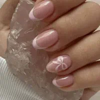 نیازمند مدل ناخن