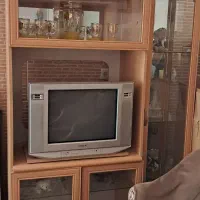 تلوزیوت رنگی قدیمی در حدنو