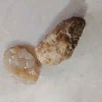 تعدادی سنگ زیبا