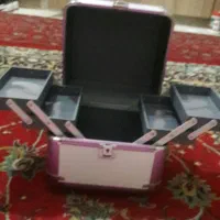 چمدونه ارایشی در حد نو وریش تراش مردانه