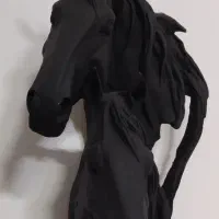 مجسمه اسب|مجسمه، تندیس، ماکت|قم, باغ شازده|دیوار