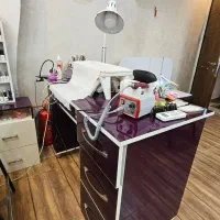 پاف باکس دار  نیمکت چوبی میز ناخن ایینه قدی|آرایشگاه و سالن‌های زیبایی|اصفهان, برازنده|دیوار