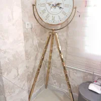 ساعت ایستاده سه پایه طلایی