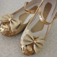 کفش|کیف، کفش، کمربند|جلفا, |دیوار