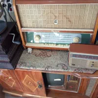 کلکسیون قدیم|کلکسیون اشیاء عتیقه|میانه, |دیوار