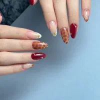 کاشت ناخن بصورت حرفه ای