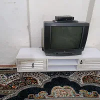 تلویزیون و میز