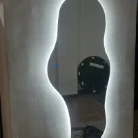 آینه دفرمه همراه نور مخفی مدل لمسی ابعاد ۱۵۰*۶۰