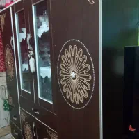 کمد لباس و تلویزیون