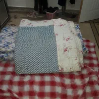 دو عدد لحاف بزرگ دو عدد هم تشک دو نفره|رختخواب، بالش، پتو|شوش, |دیوار