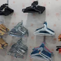 تعدادی مانکن ،چوبکار و رگال دیواری با قیمت مناسب|فروشگاه و مغازه|قم, صدوق|دیوار